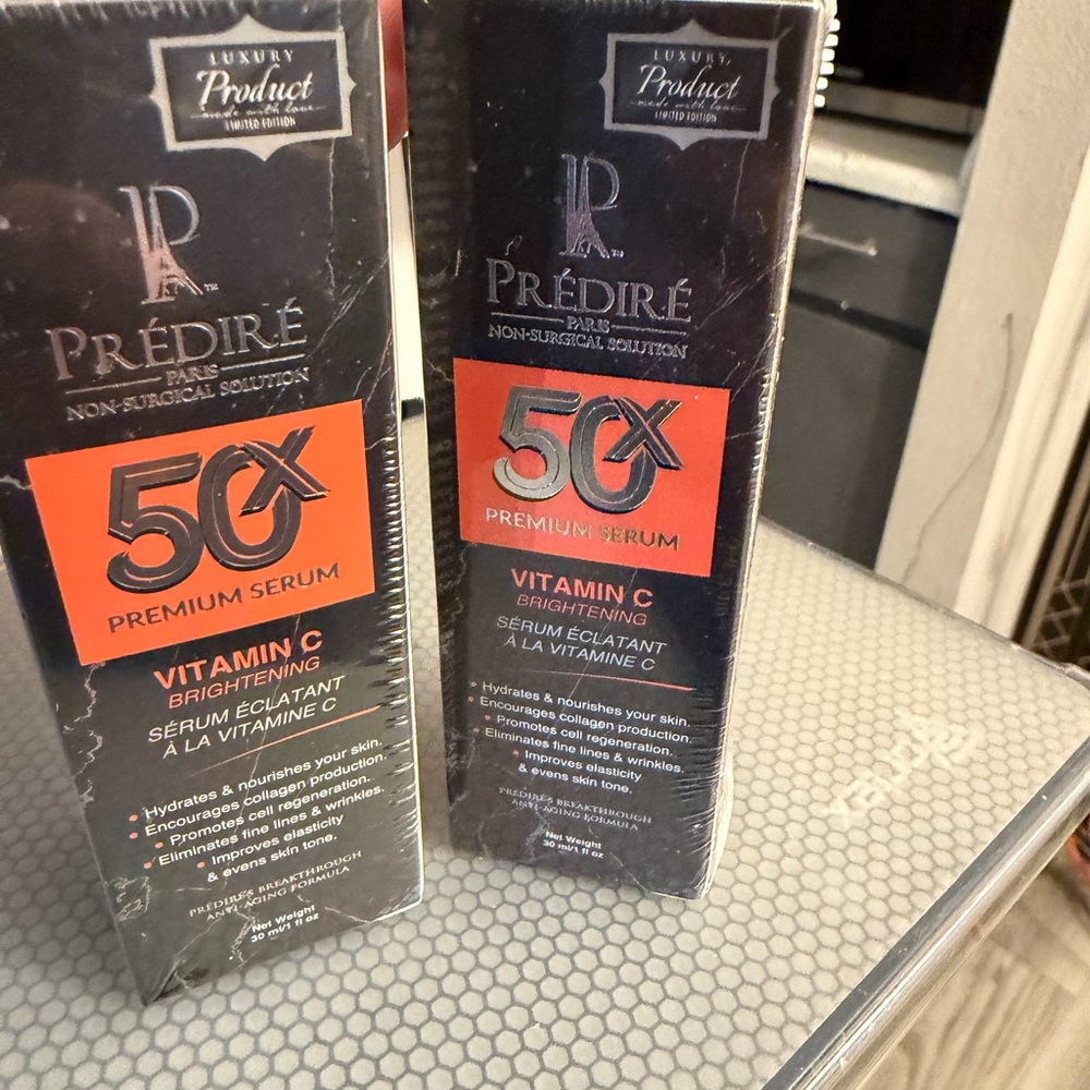 Prédiré Paris Vitamin C Brightening Eye Cream - Black and Orange